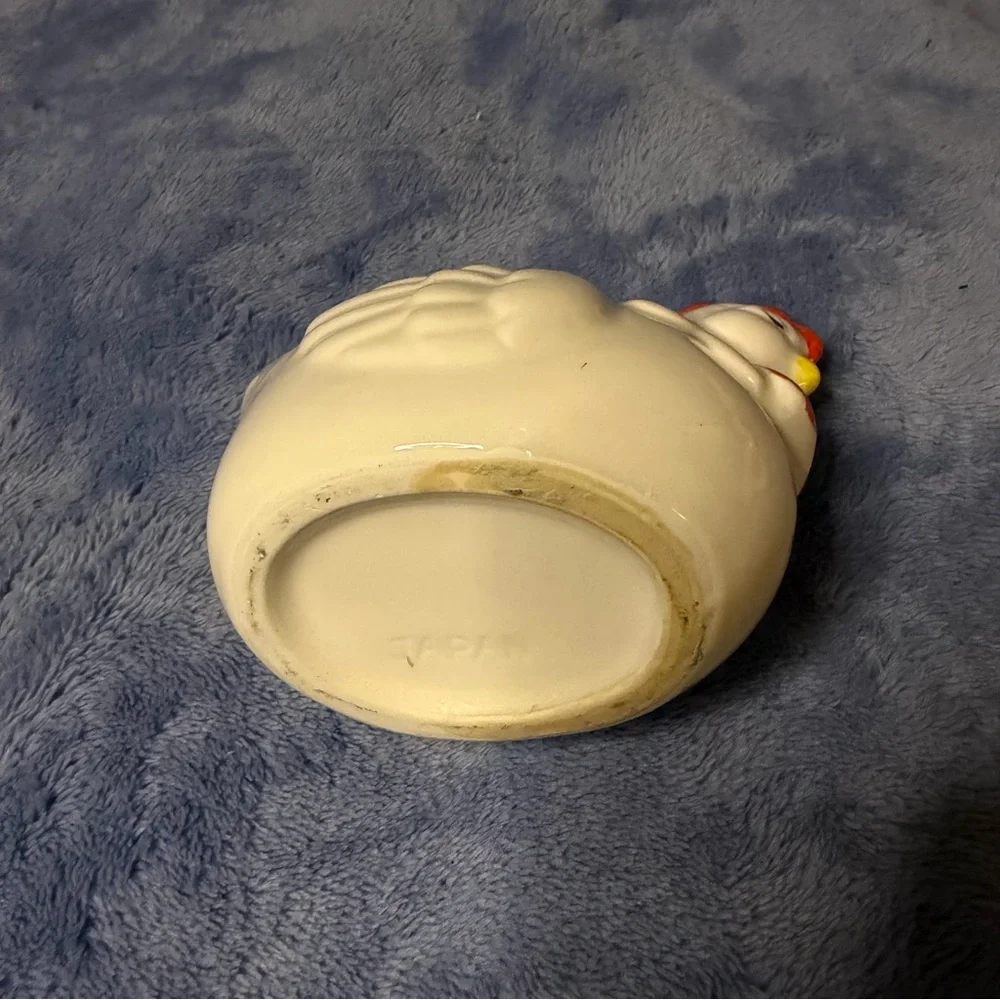 Vintage Ceramic Hen Cream with Red‎ Accents